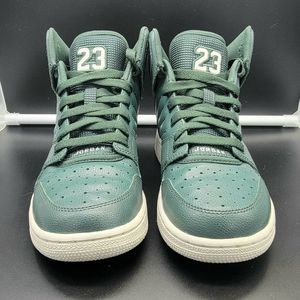 BNWT Air Jordan 1 Flight 4 leather sneakers